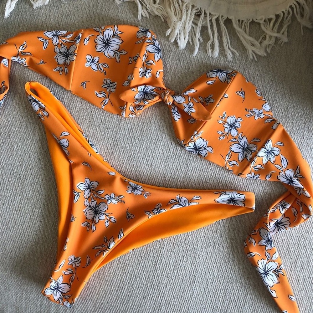 🔴 Britlow Swim Bandeau Top in Summer Floral